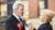 Kvinde interviewer mand