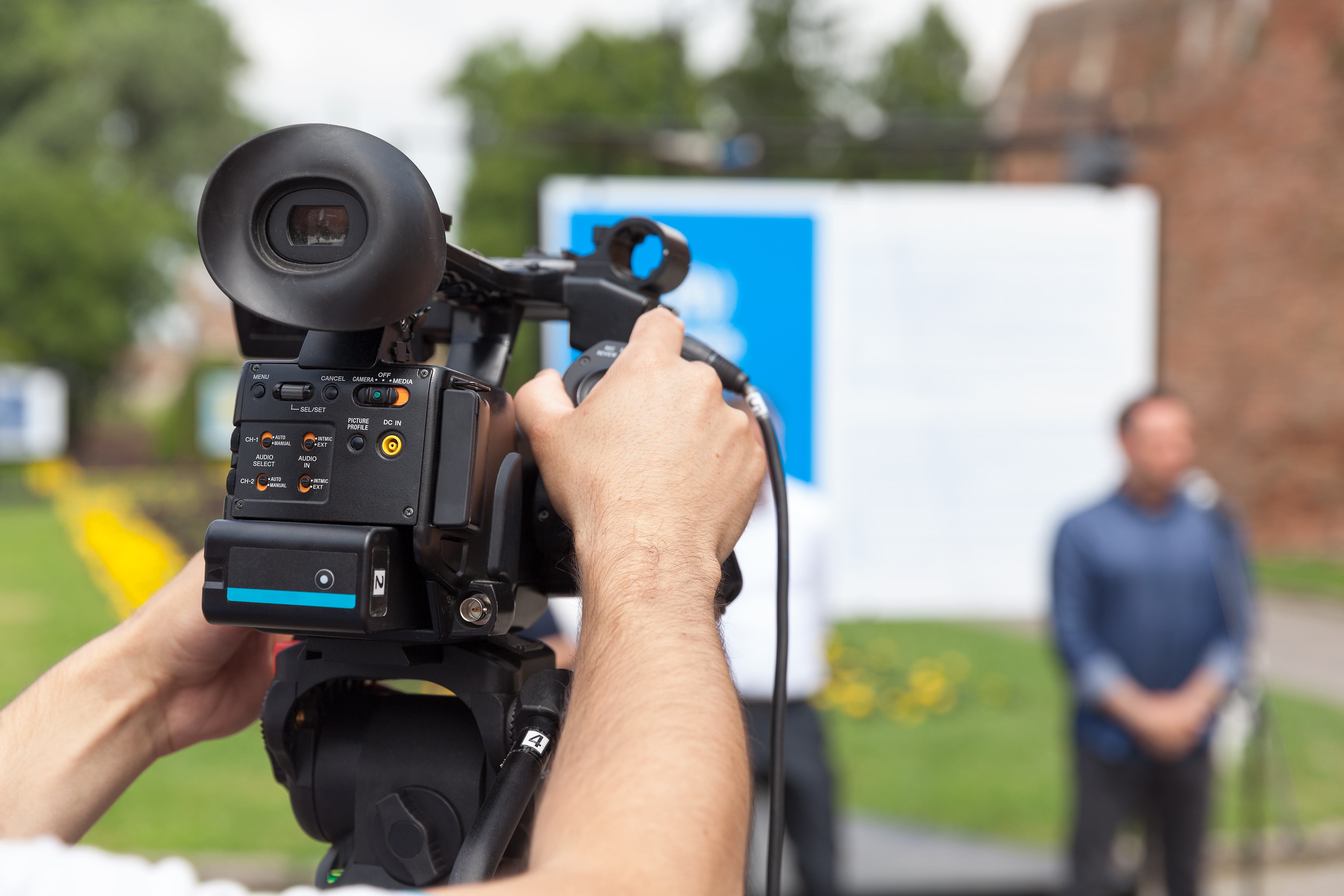 Kamera filmer person