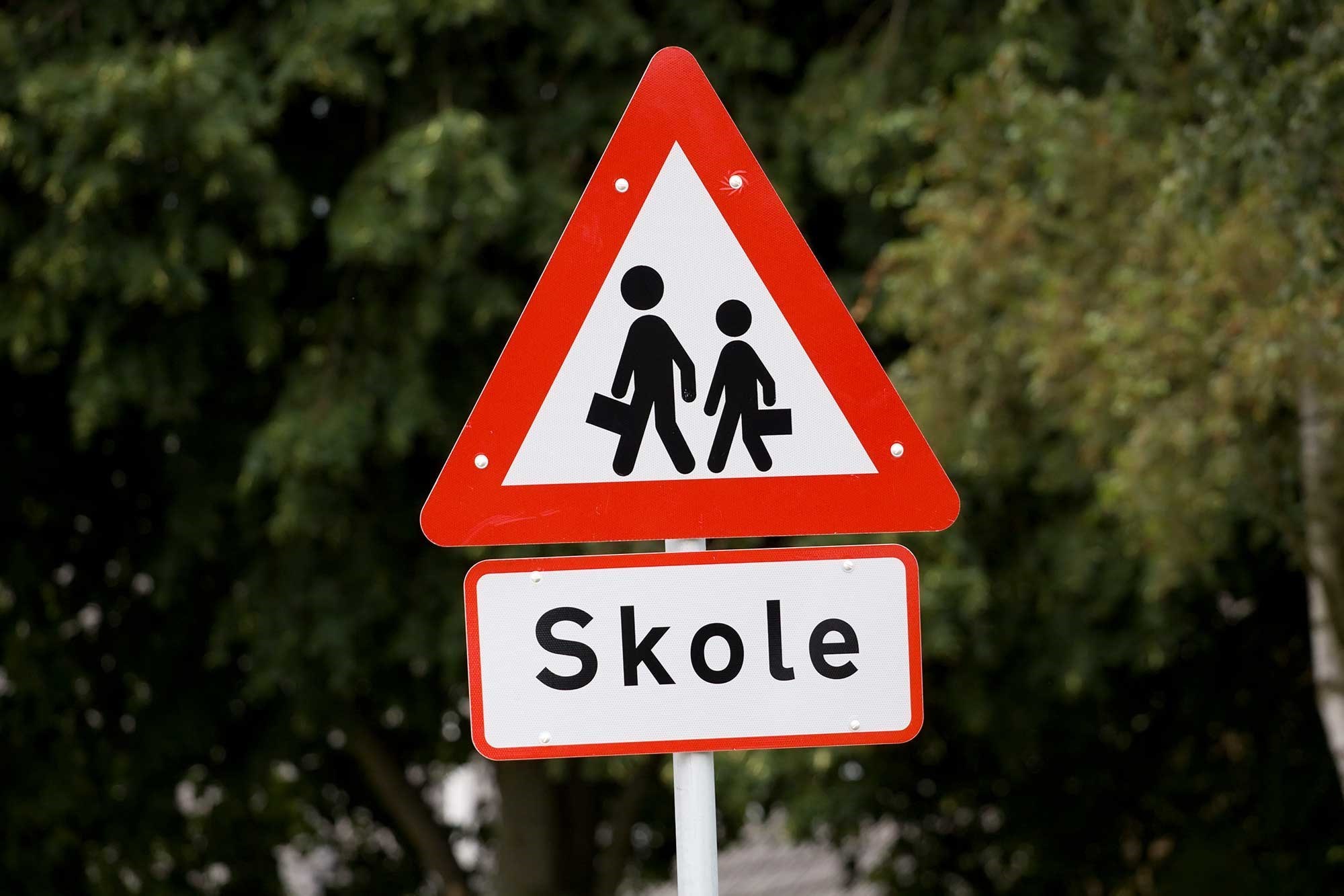 Vejskilt: skole