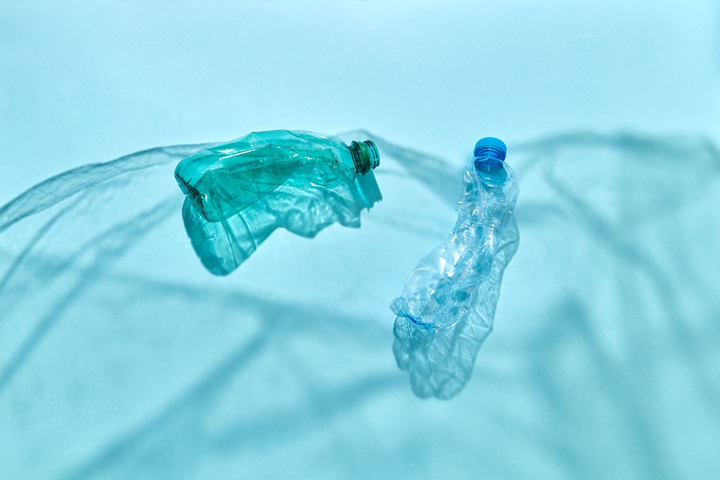 Krøllede plastikflasker