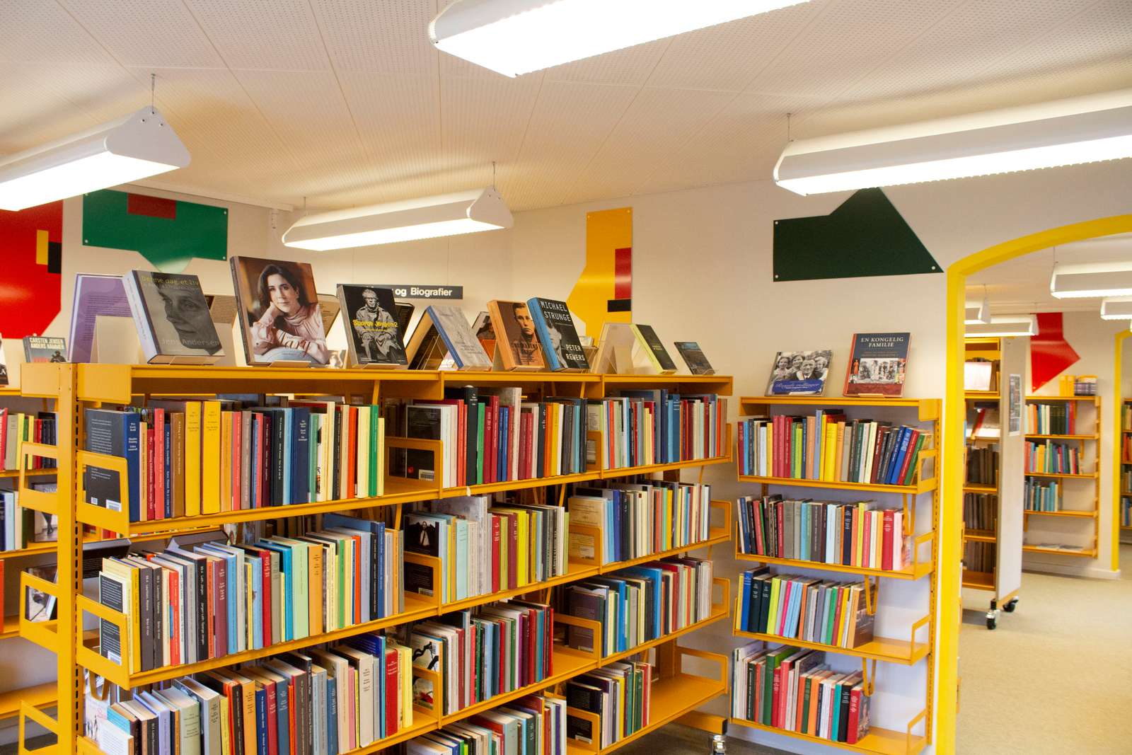 Bogreol på bibliotek