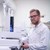 Forsker i laboratorie