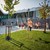 Børn hopper gennem sprinkler på Aabybro Skole